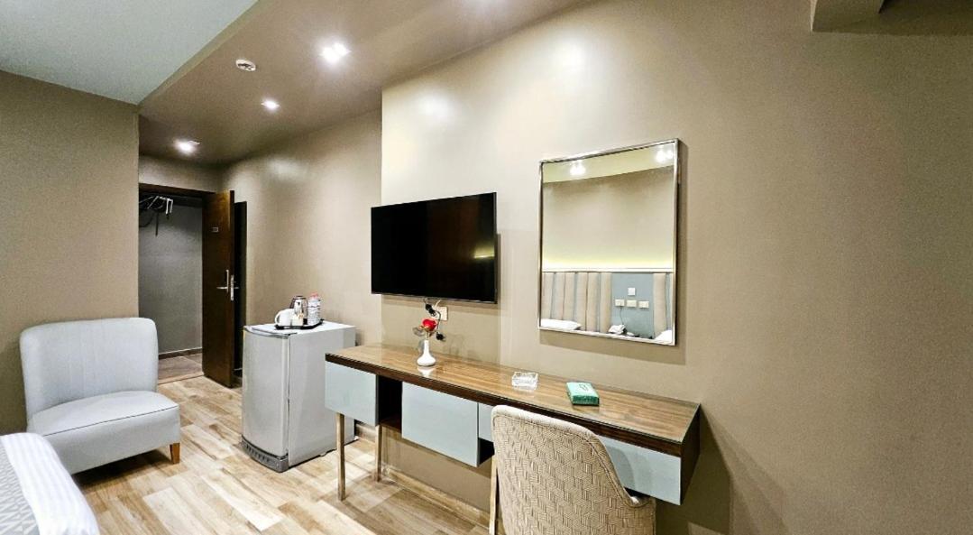 Grand Bayan Hotel & Apt At Nile Plaza Каир Номер фото